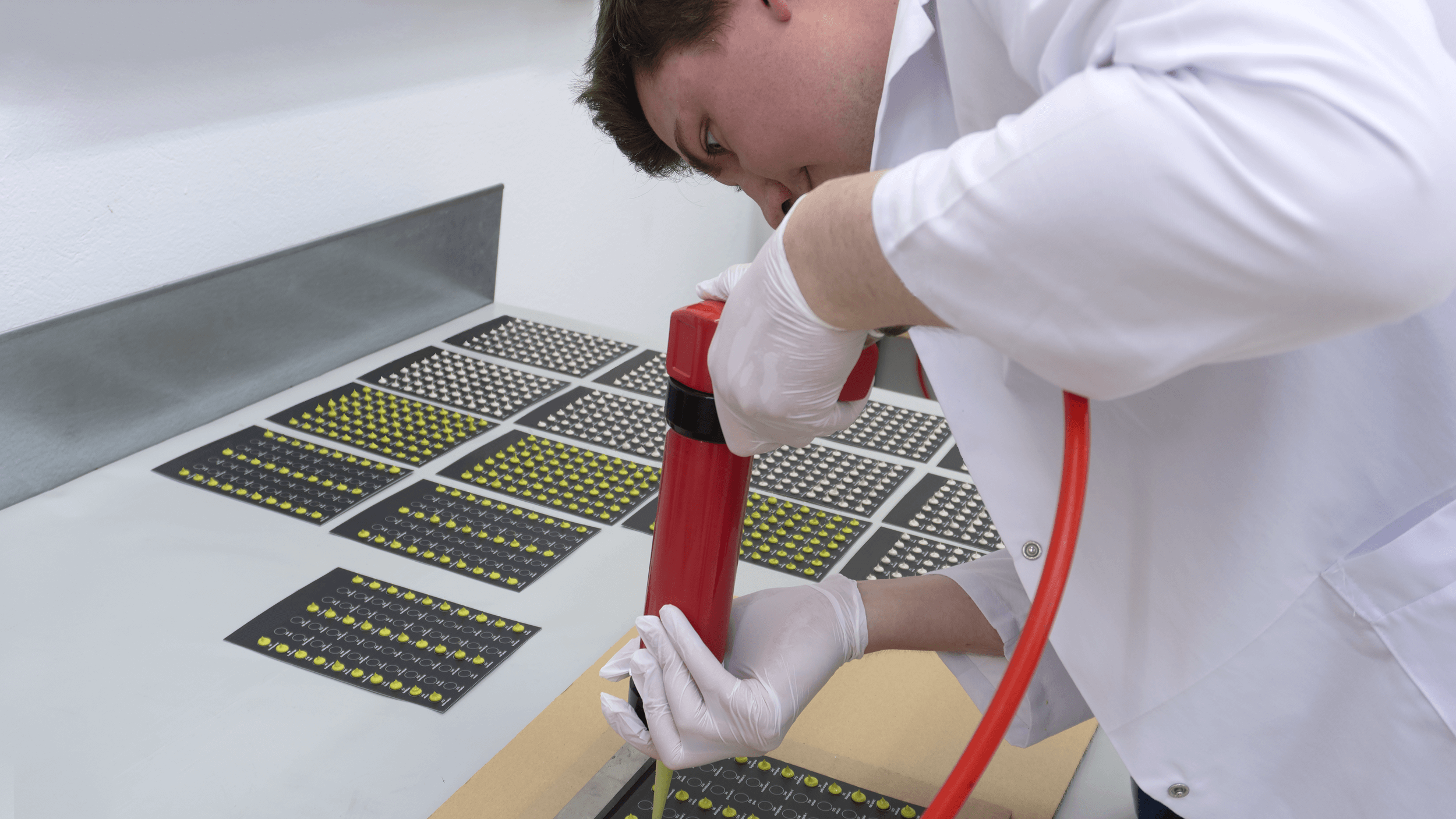 Dot sample cards for sealants and adhesives